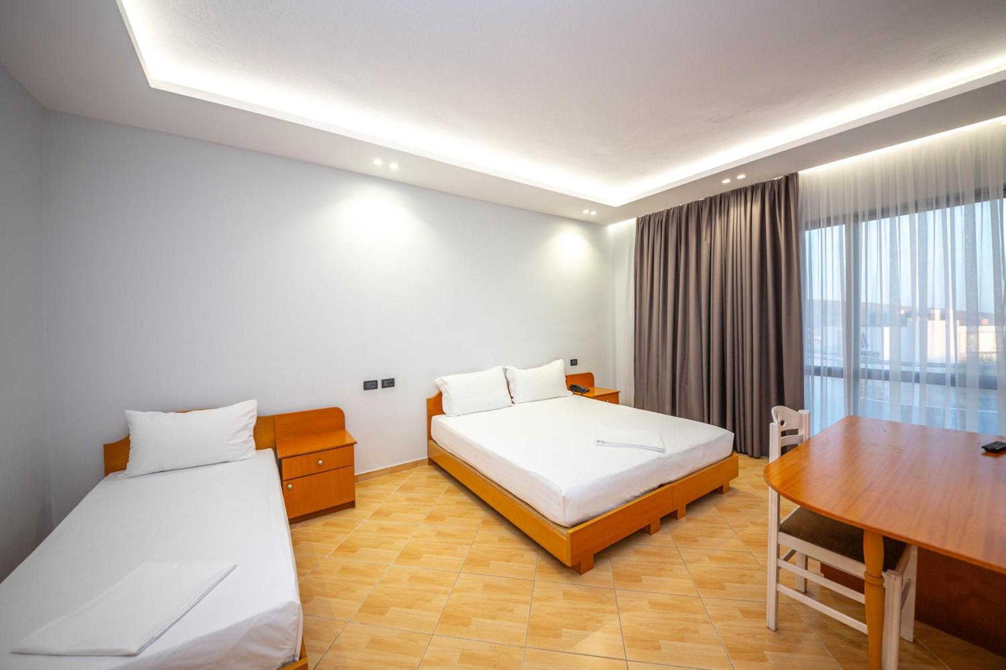 Hotel Sea Breeze Σαράντα Εξωτερικό φωτογραφία