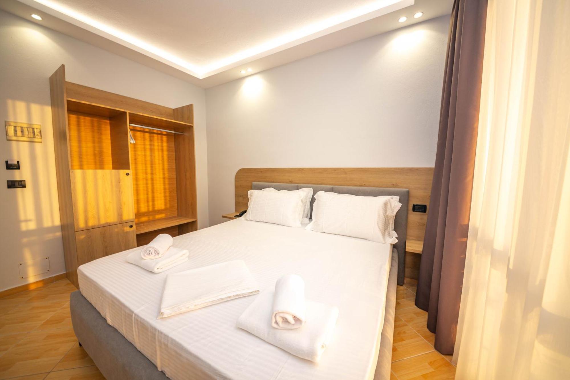 Hotel Sea Breeze Σαράντα Εξωτερικό φωτογραφία