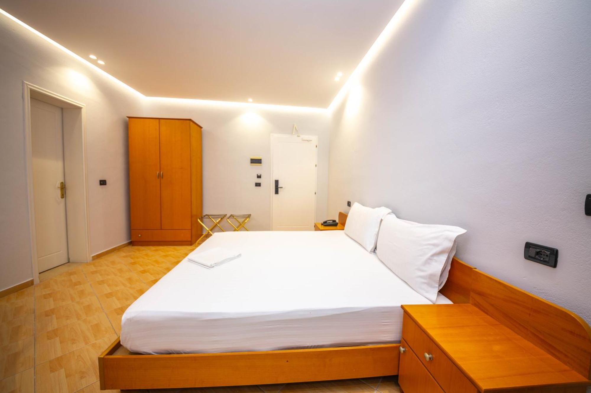 Hotel Sea Breeze Σαράντα Εξωτερικό φωτογραφία