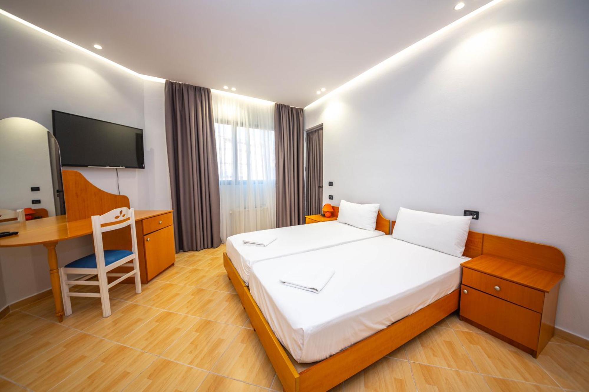 Hotel Sea Breeze Σαράντα Εξωτερικό φωτογραφία