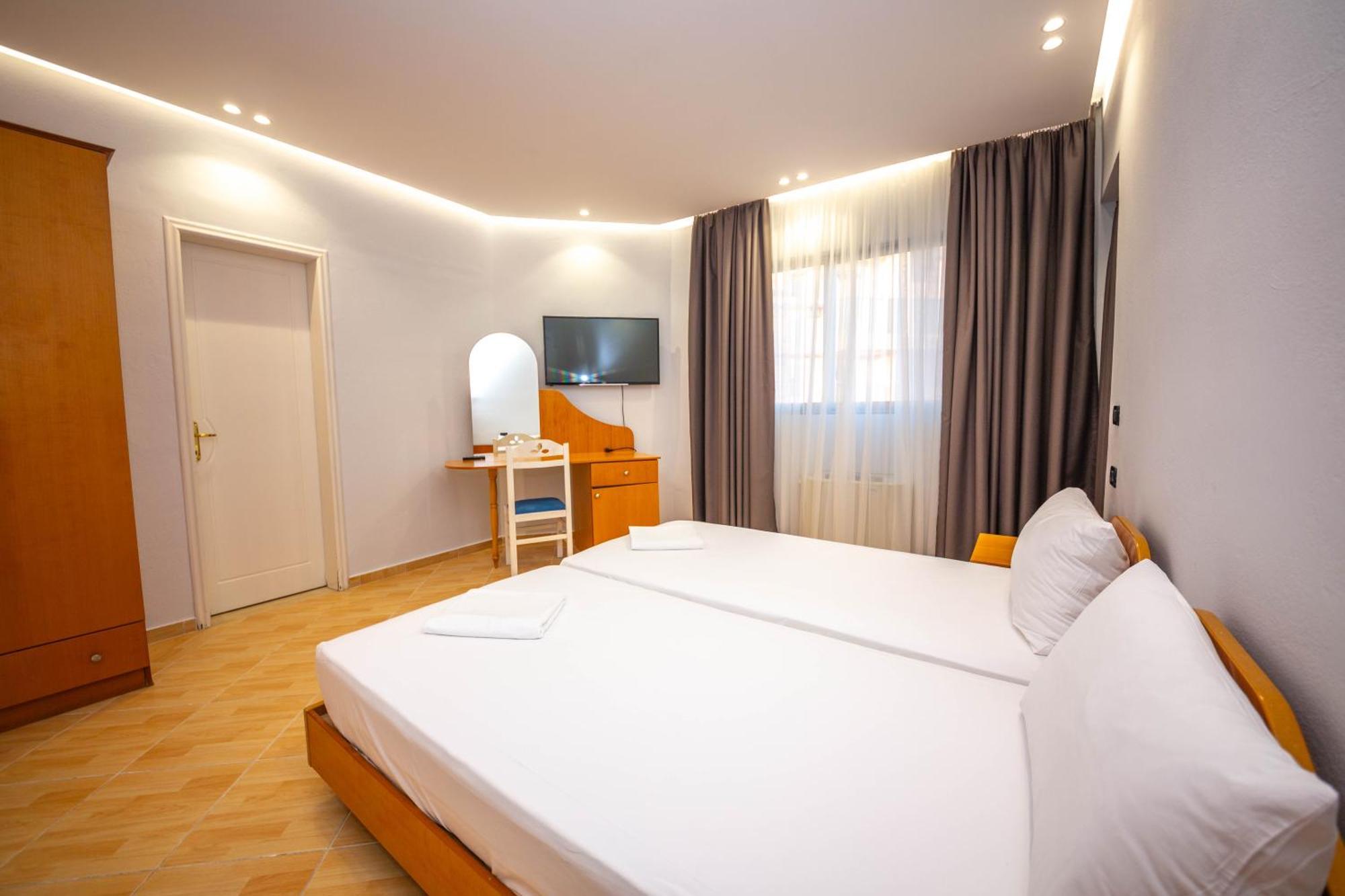 Hotel Sea Breeze Σαράντα Εξωτερικό φωτογραφία