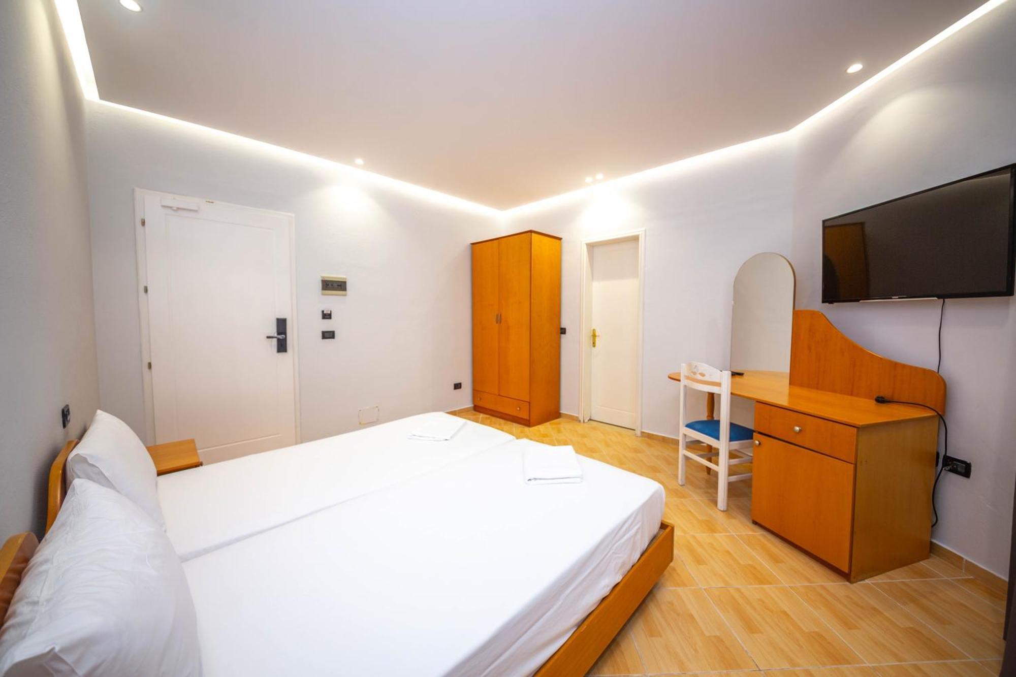Hotel Sea Breeze Σαράντα Εξωτερικό φωτογραφία